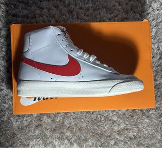 Nike Blazer Mid '77 Blancas y Rojas