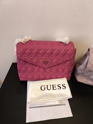 Borsa Guess trapuntata rosa