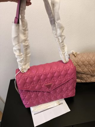Borsa Guess trapuntata rosa