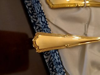 Tenedores de postre dorados