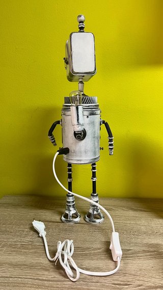 Robot Único Acero Reciclado. Sin estrenar.