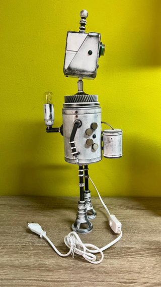 Robot Único Acero Reciclado. Sin estrenar.