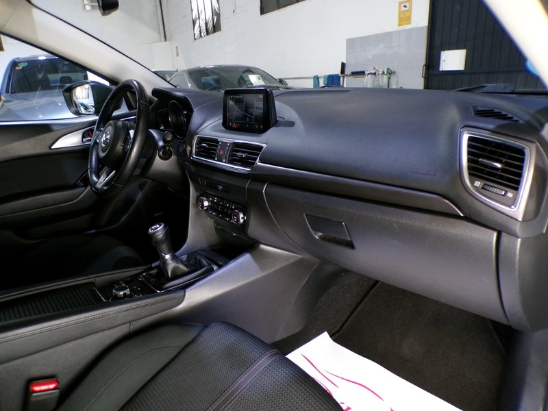 Mazda 2017, foto 21