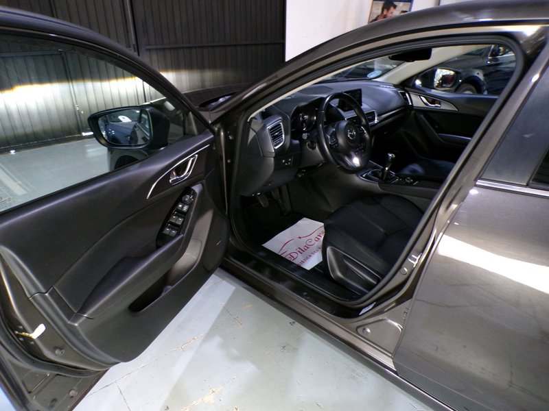 Mazda 2017, foto 32