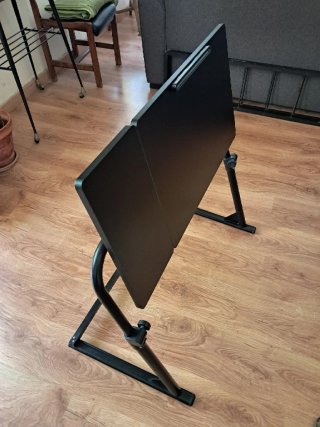 Mesa auxiliar ajustable negra