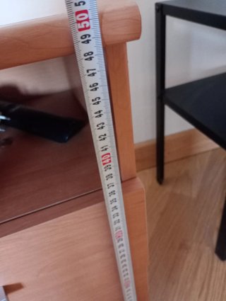 Mesita de noche de madera