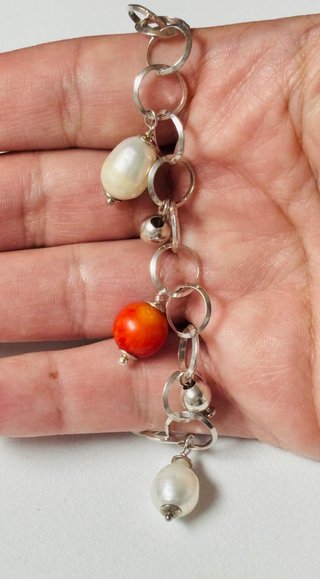 Pulsera de eslabones, perlas y coral plata ley 925