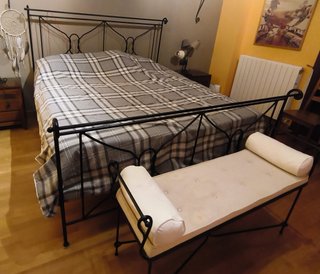 Cama Hierro Forjado + Banco Beige/Negro 180cm