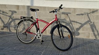 Bicicleta roja buen estado