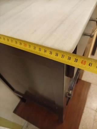 Comodino in legno e marmo