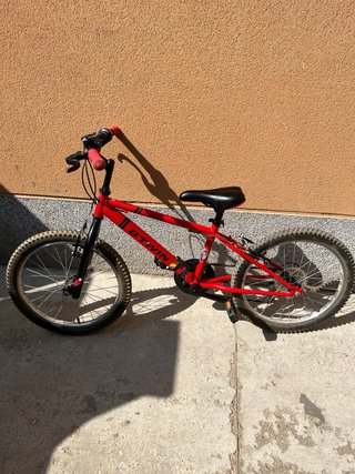 Bicicleta infantil 16 pulgadas, roja