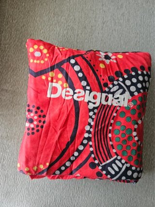 Manta Cojín Desigual Transformable Reversible