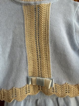 Conjunto bebé punto azul y beige