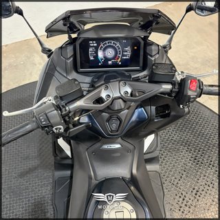 YAMAHA T MAX 560 - 2023, 7.403KM y GARANTÍA 1 AÑO