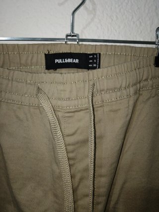Pantalón cargo beige Pull&Bear + sudadera regalo