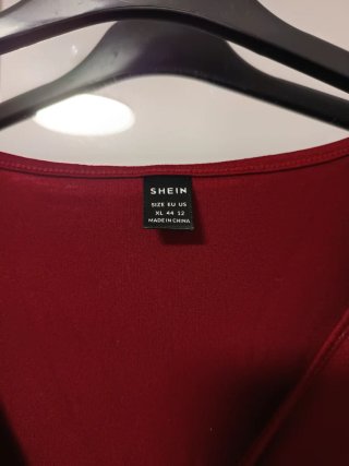 Camiseta premamá SHEIN roja