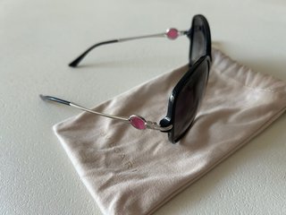 Gafas de sol Bvlgari negras y rosa