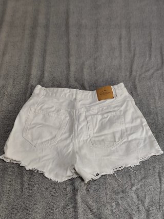 Shorts blancos Stradivarius Talla 40