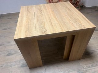 Mesa consola extensible para 10 personas.