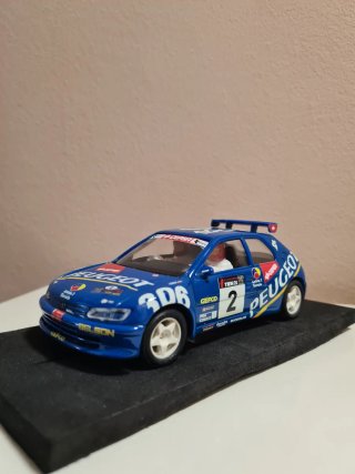 Scalextric/Ninco Peugeot 306 Azul