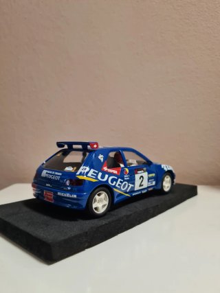 Scalextric/Ninco Peugeot 306 Azul