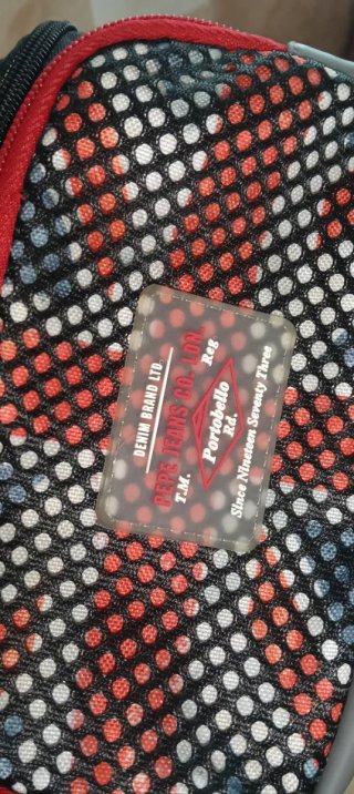 Riñonera Pepe Jeans Negra y Roja
