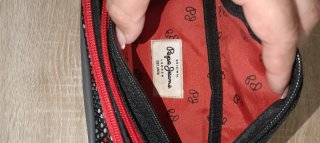 Riñonera Pepe Jeans Negra y Roja