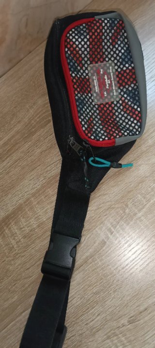 Riñonera Pepe Jeans Negra y Roja