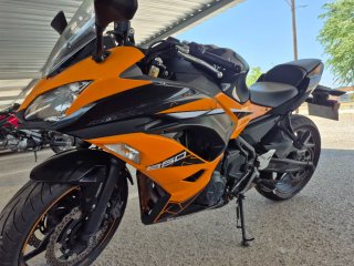 Kawasaki Ninja 650 - Moto Deportiva