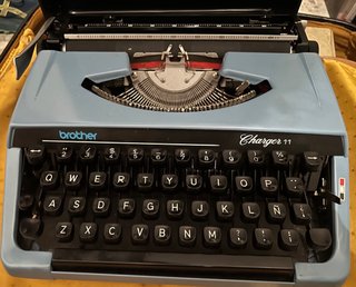 Dos Máquinas de escribir
