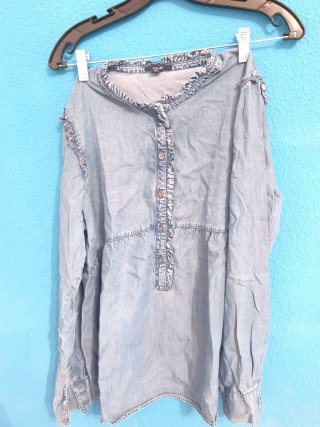 Blusa de mujer blanca con encaje