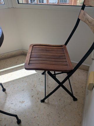 Mesa mosaico y 2 sillas de hierro NO ENVÍO