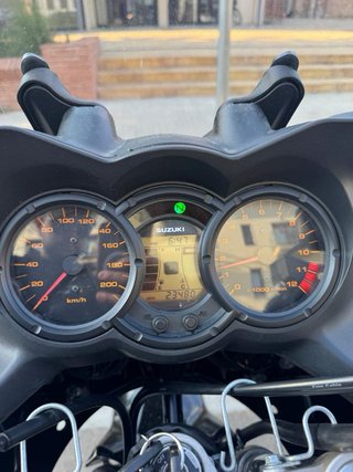 Suzuki V-Strom 2010 Negra