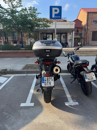 Suzuki V-Strom 2010 Negra