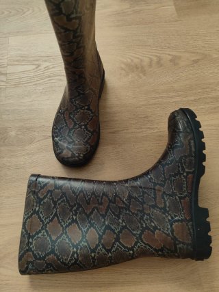 Botas de agua estampado serpiente