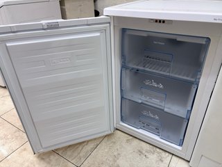 Congelador Beko pequeño