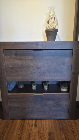 Zapatero abatible de madera, con espejo