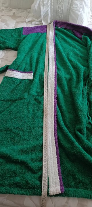 Albornoz unisex verde y morado