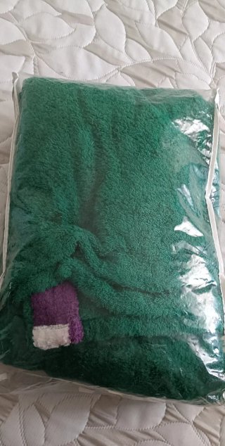 Albornoz unisex verde y morado