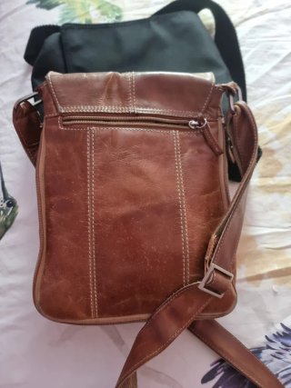 Bolso bandolera de piel marrón