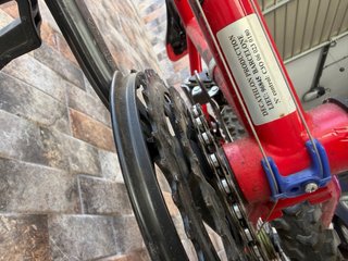 Bicicleta de montaña roja decatlón