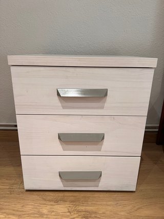 Armario de madera gris y blanco En perfecto estado