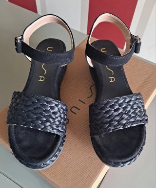 Sandalias Unisa Negras Plataforma