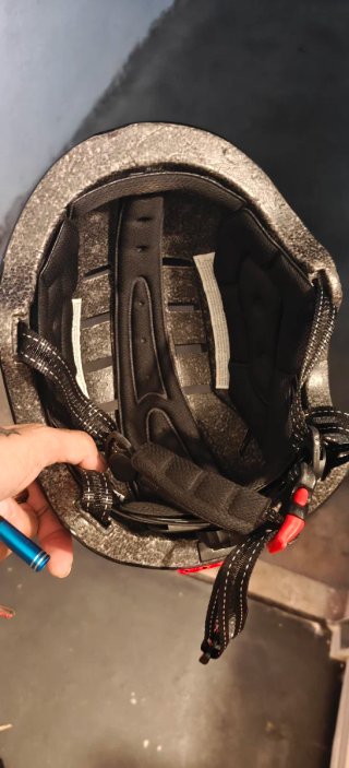 Casco patinete eléctrico con luz
