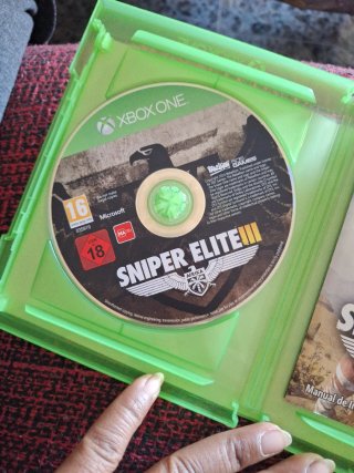 Sniper Elite III Xbox One con manual