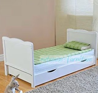 Cuna blanca con accesorios