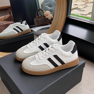 Zapatillas Adidas casuales cordones