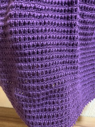 Blusa tejida morada con cordón