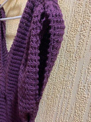 Blusa tejida morada con cordón