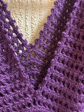 Blusa tejida morada con cordón